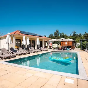 Vsg - Relaxing Apartments, 200m From The Sea, With Pool, Sauna & Jacuzzi Appartement