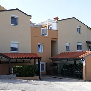 Piranesi , Pola Croazia
